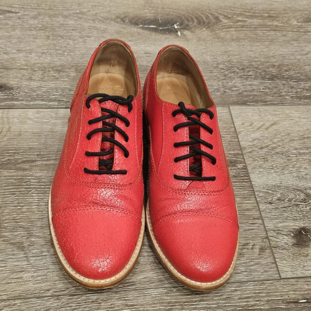 MARC JACOBS Crackled Red Leather Oxfords Sz 38.5 shoes